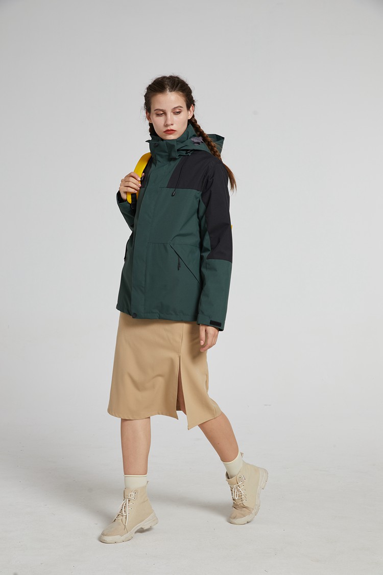 時尚沖鋒衣模特上身效果圖